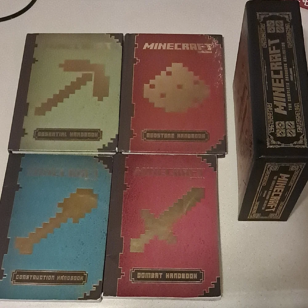 Handbook Box Set - Multicolor - Picture 1 of 6